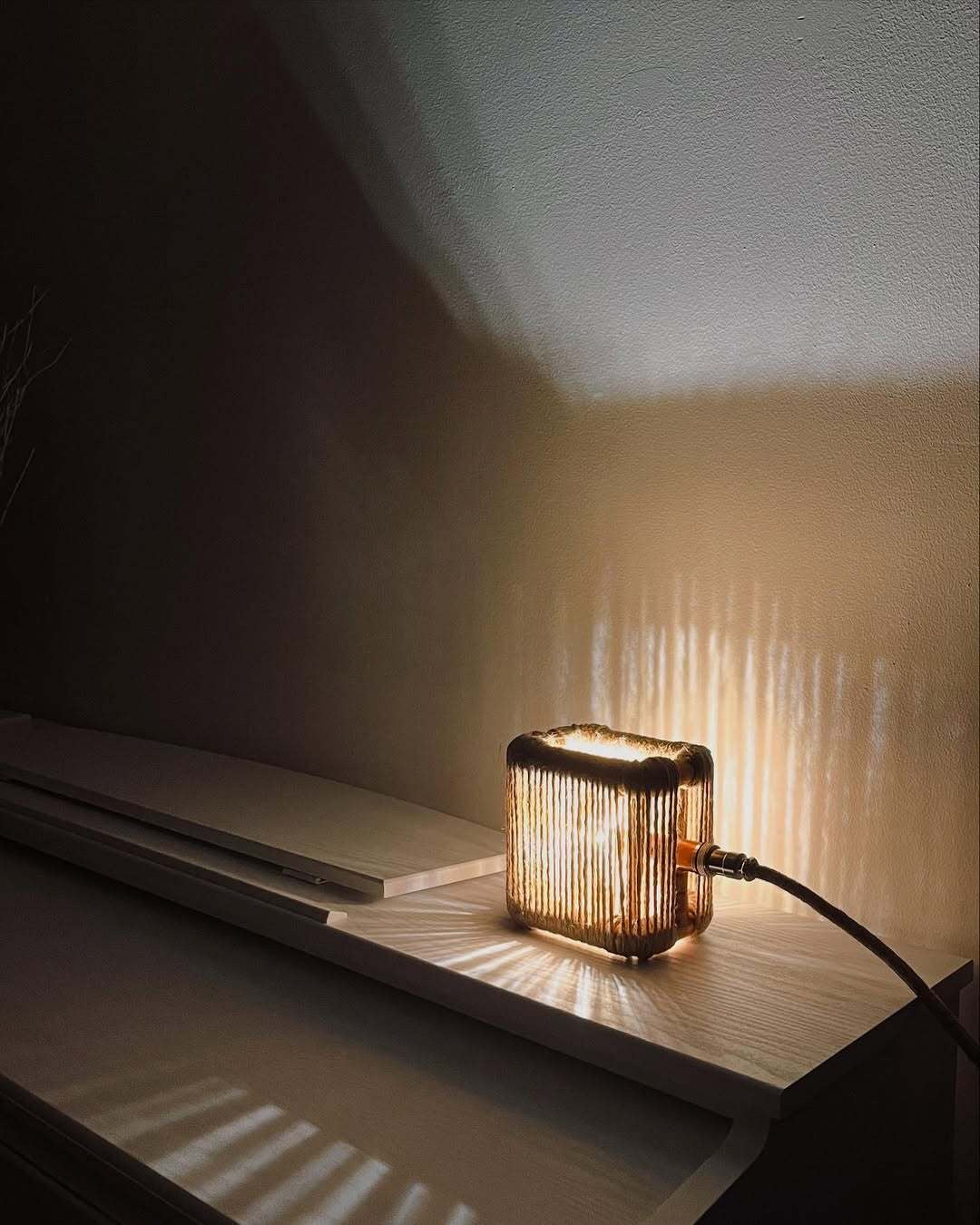 Designerska loftowa lampa miedziana w stylu boho z żarówką SMART